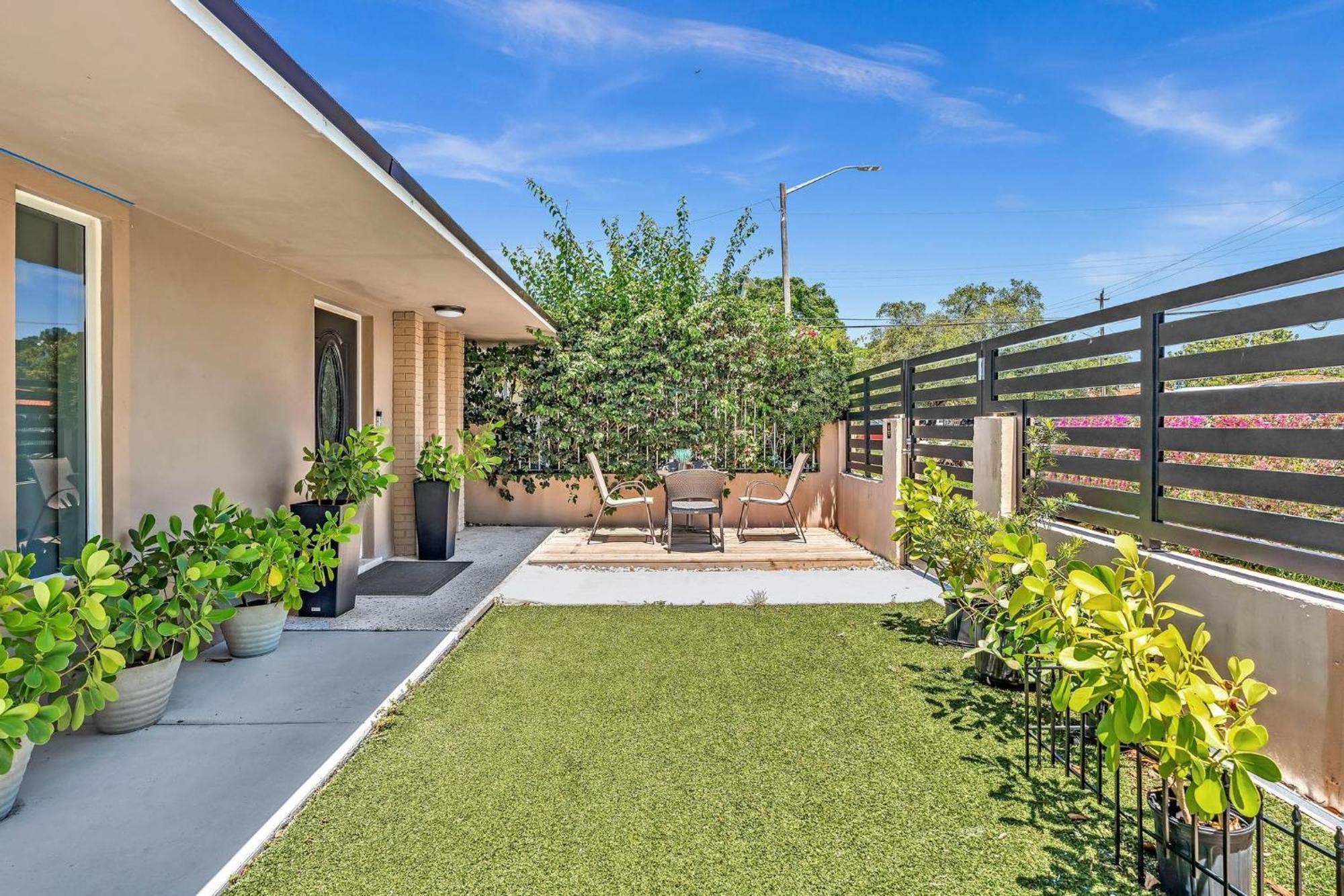 Estelo'S Place - Modern Townhouse With King Bed, Only 5 Min From The Airport! Miami Exteriör bild