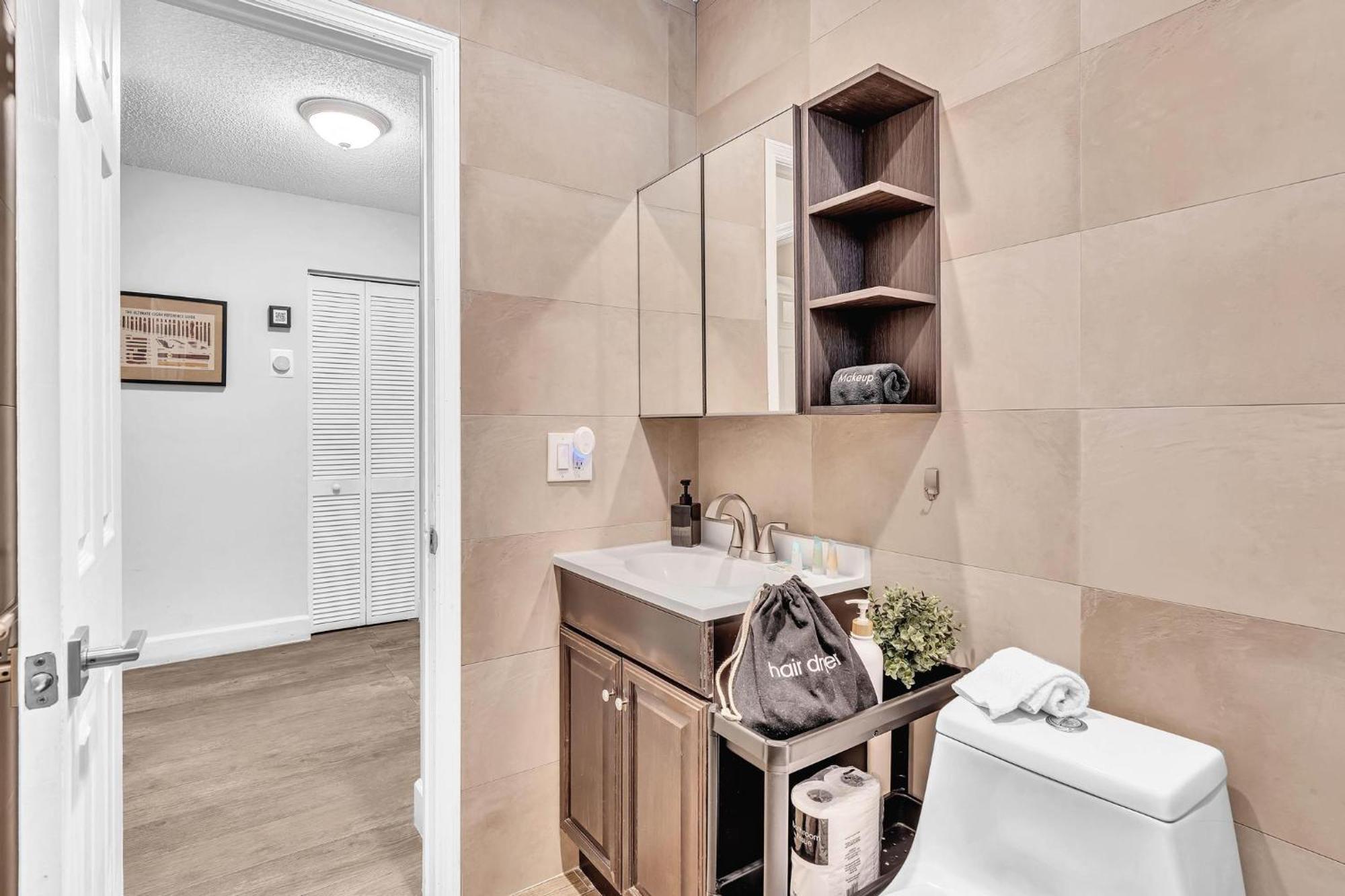 Estelo'S Place - Modern Townhouse With King Bed, Only 5 Min From The Airport! Miami Exteriör bild