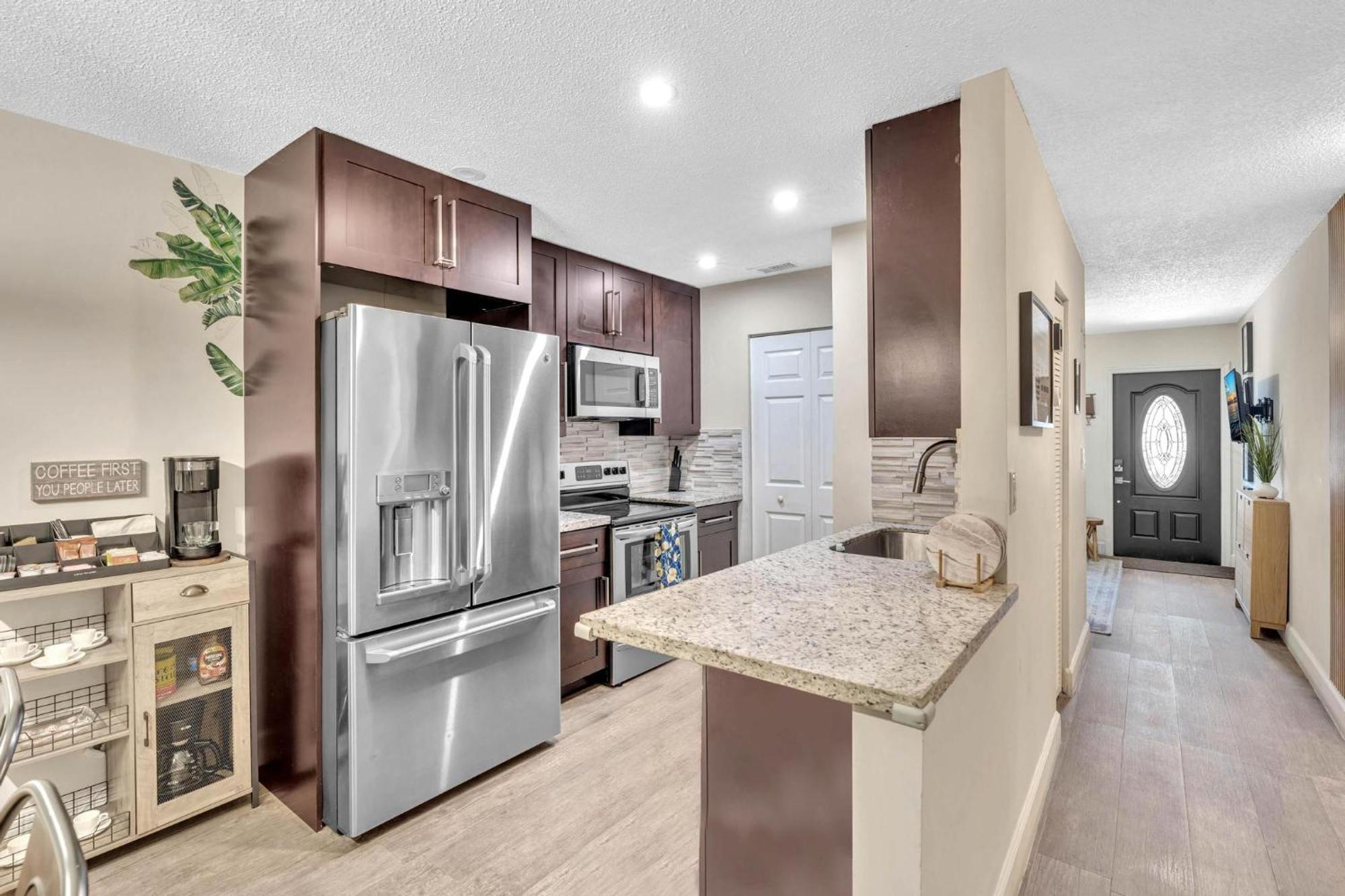Estelo'S Place - Modern Townhouse With King Bed, Only 5 Min From The Airport! Miami Exteriör bild