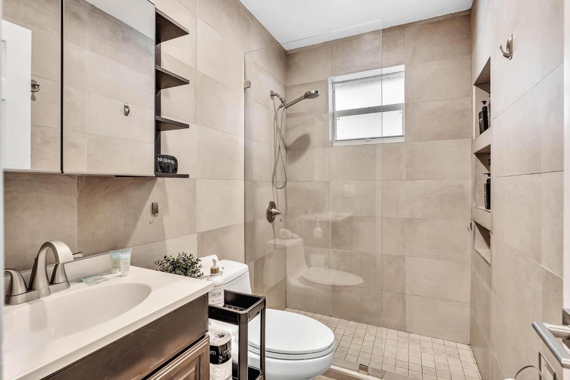 Estelo'S Place - Modern Townhouse With King Bed, Only 5 Min From The Airport! Miami Exteriör bild