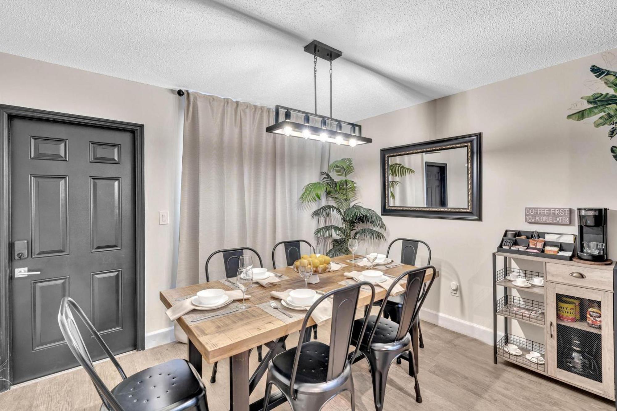 Estelo'S Place - Modern Townhouse With King Bed, Only 5 Min From The Airport! Miami Exteriör bild